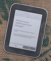 Nook E-Reader Simple Touch Glowlight